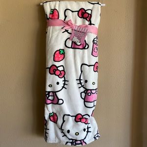 NWT Viral Hello Kitty Strawberry Throw Blanket